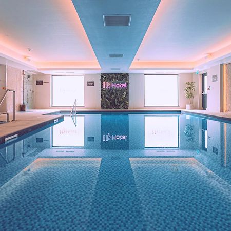 Hy Lytham St Anne'S Aparthotel Lytham St. Annes Eksteriør bilde The pool at the spa