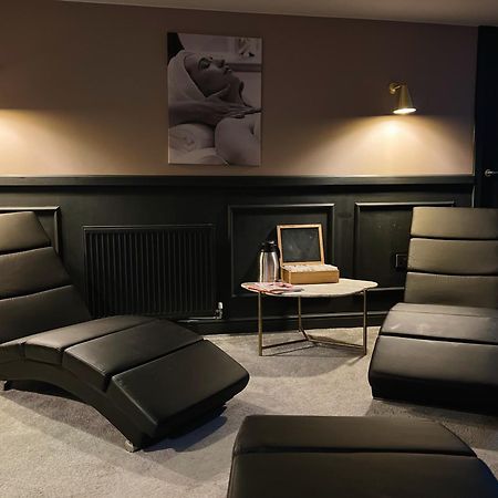 Hy Lytham St Anne'S Aparthotel Lytham St. Annes Eksteriør bilde A home theater