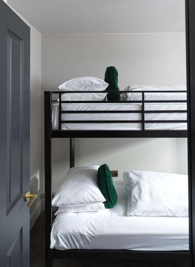 Hy Lytham St Anne'S Aparthotel Lytham St. Annes Eksteriør bilde A bunk bed