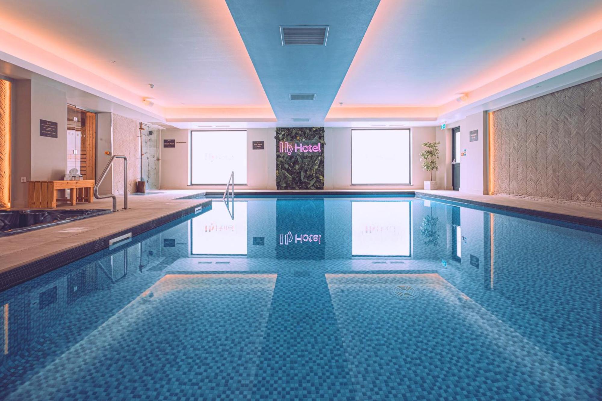 Hy Lytham St Anne'S Aparthotel Lytham St. Annes Eksteriør bilde The pool at the spa