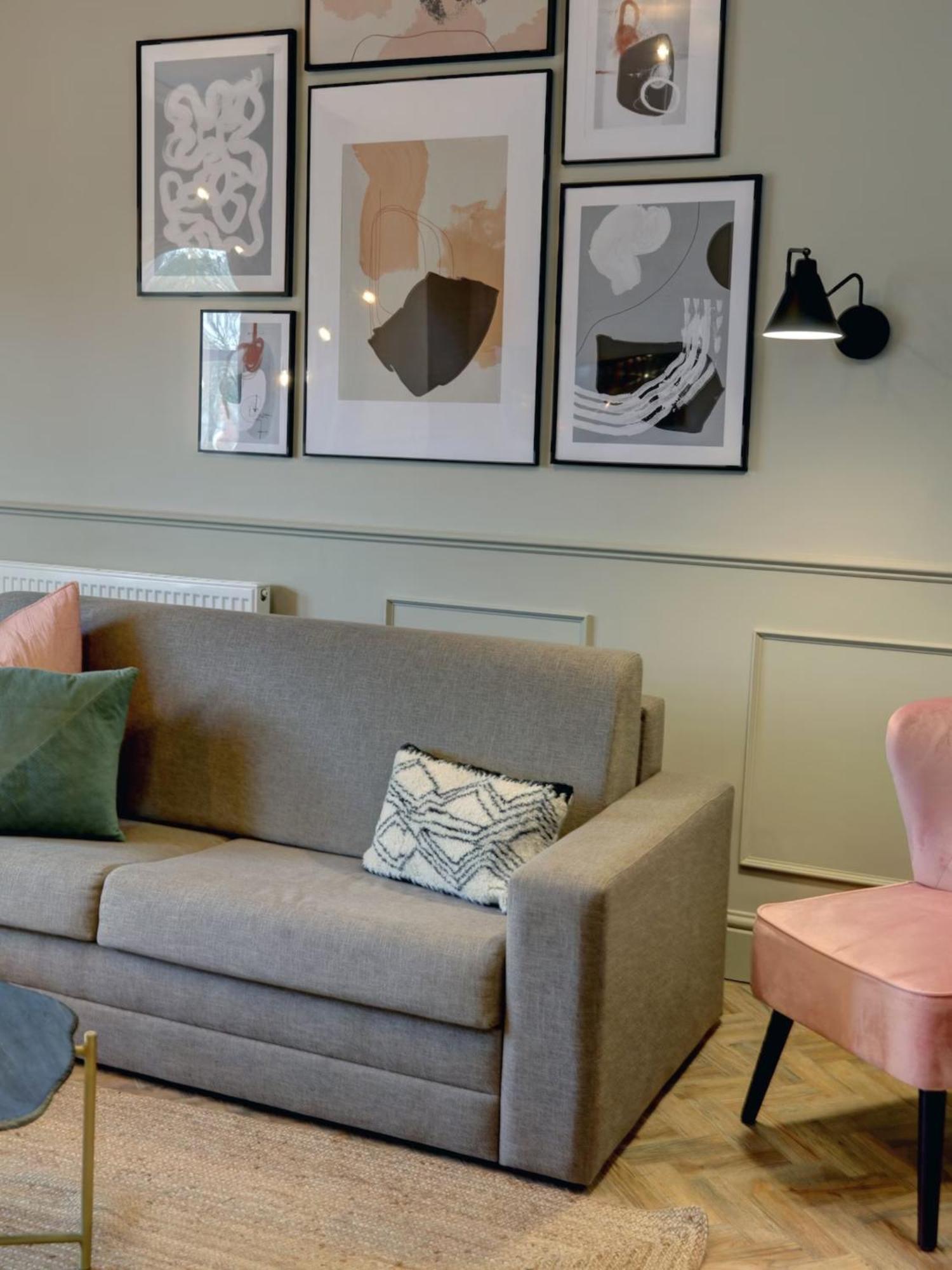 Hy Lytham St Anne'S Aparthotel Lytham St. Annes Eksteriør bilde A wall light