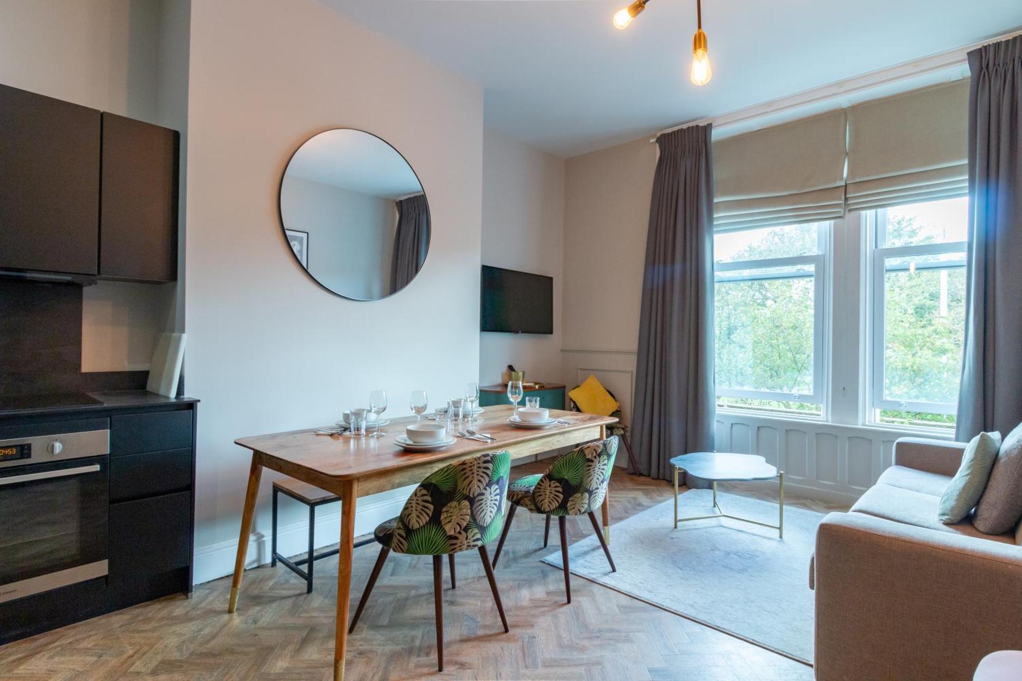 Hy Lytham St Anne'S Aparthotel Lytham St. Annes Eksteriør bilde A typical apartment at the residence