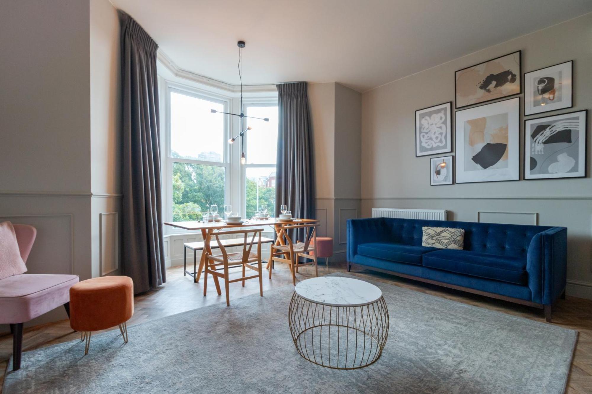 Hy Lytham St Anne'S Aparthotel Lytham St. Annes Eksteriør bilde The interior of a typical apartment at The Collective Old Oak